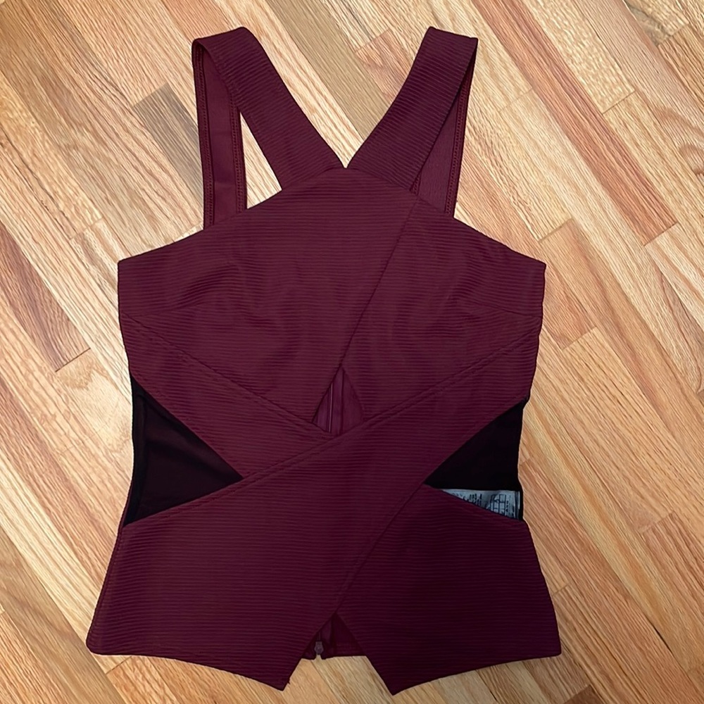 Mauve Mesh Cut Out top Size M